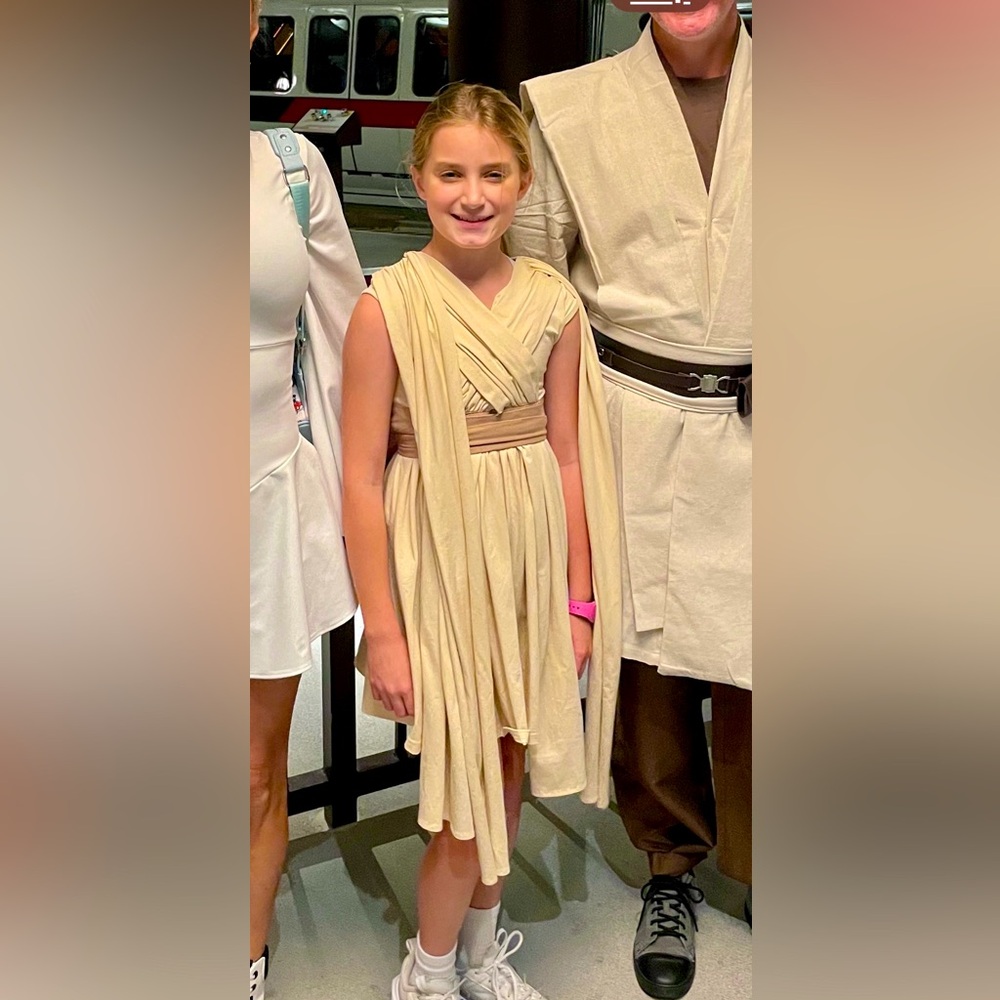 Only Little Once Girls Halloween Costume  Ray Star Wars. Dress Size 8